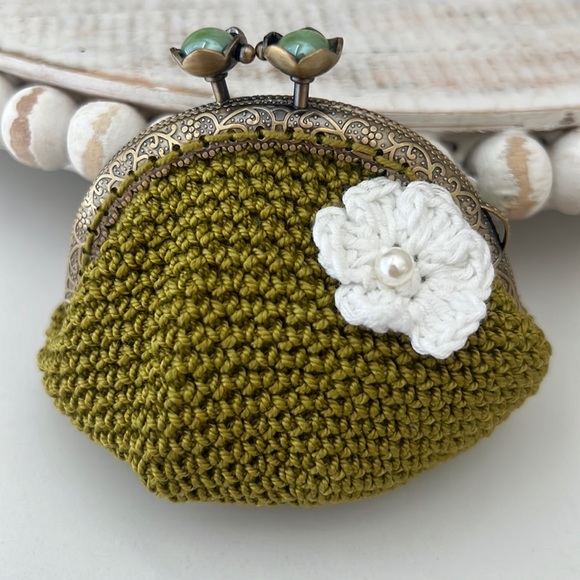 Handbags - Beautiful 👛Crochet Kisslock Coin Purse